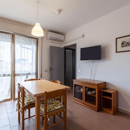 Residence Caravel 9 Лидо Ди Камайоре Екстериор снимка